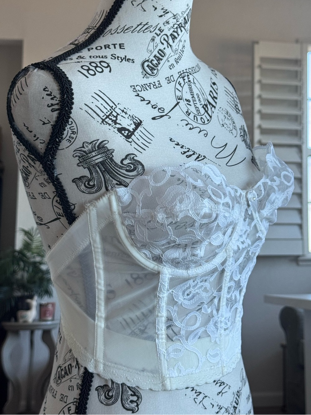 Vintage La Trique White Lace Bustier Bra Corset Bridal 34 C